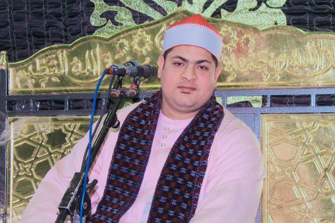 القارئ الشيخ فتحى السيد قوره بالزي الأزهري